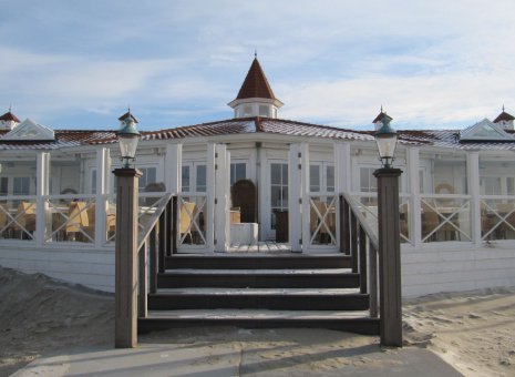 Jaarrond strandpaviljoen te Noordwijk